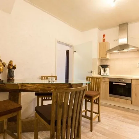 Casa vacanze Spacious Holiday In With Garden *