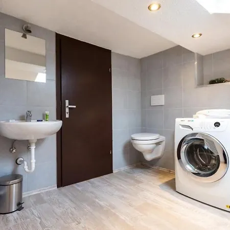 Spacious Holiday In With Garden